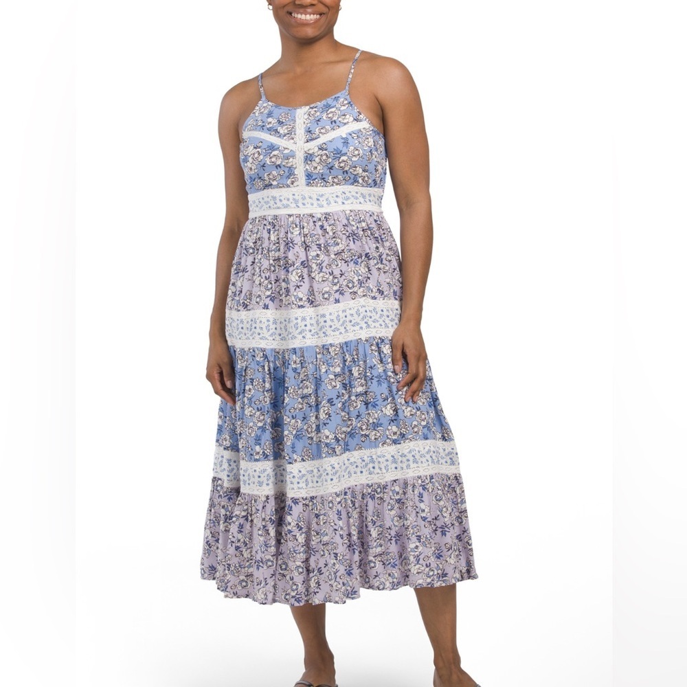 Floral Dress with Lace Detail - Picture 2 of 8